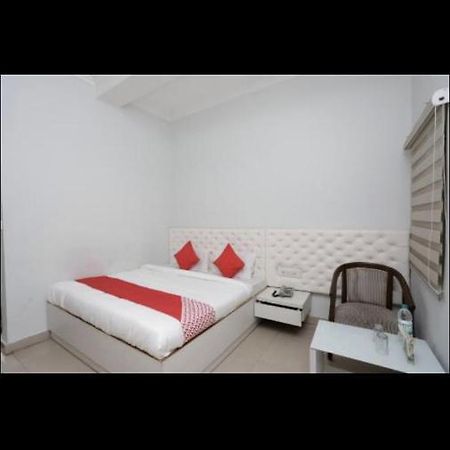 Hotel Valentine Muzaffarnagar Exteriör bild