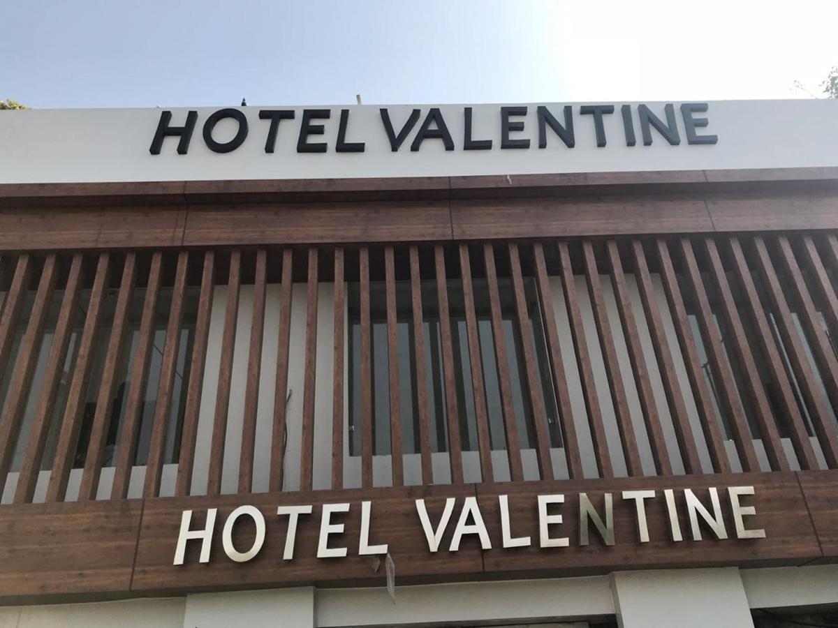 Hotel Valentine Muzaffarnagar Exteriör bild